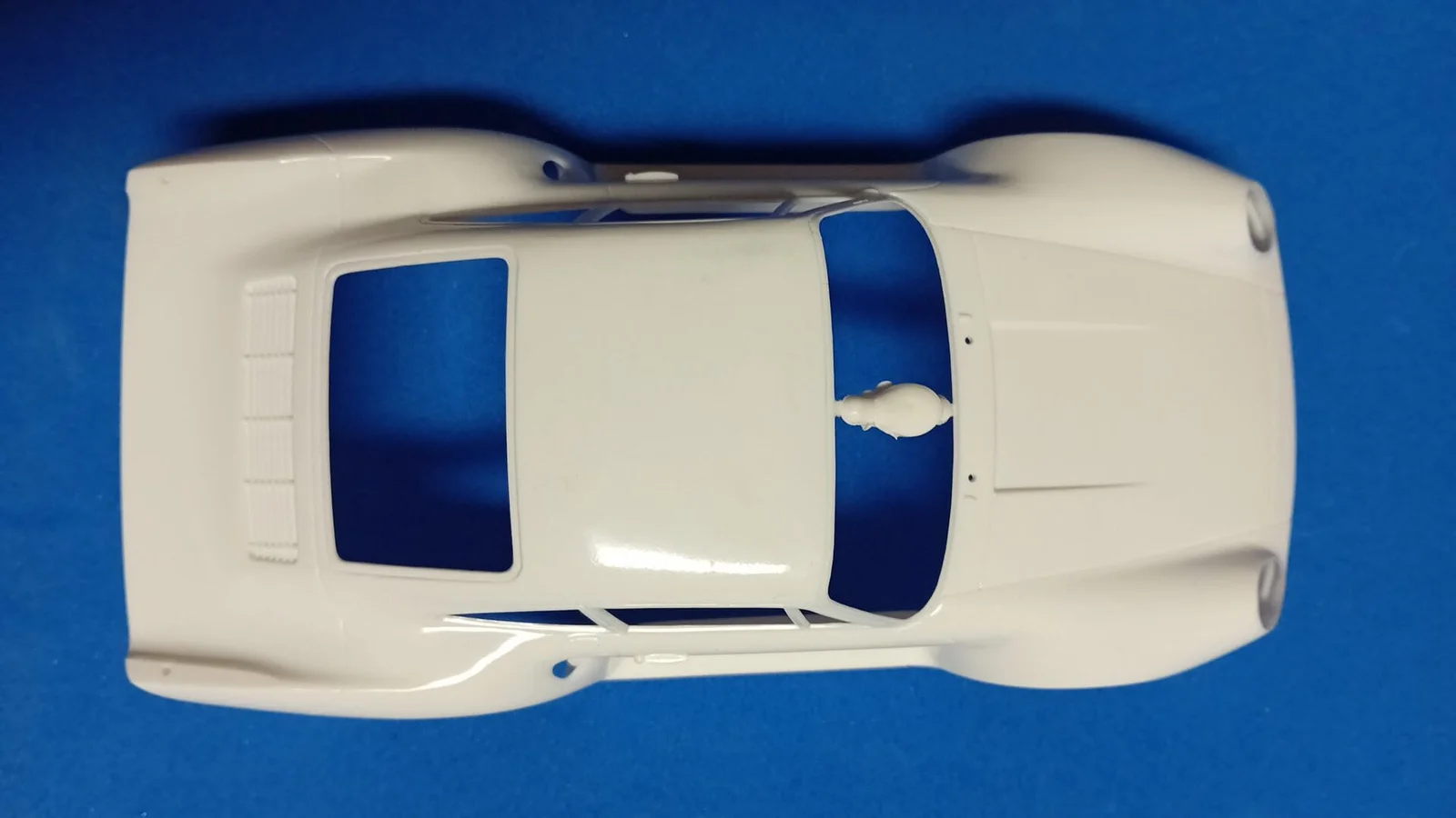 Box art of the Gunze Sangyo 1:24 scale Porsche 959 Rally Paris-Dakar High Rider plastic model kit featuring the #185 Rothmans livery